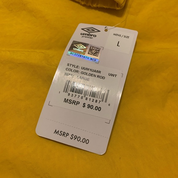 Umbro Packable Coaches Jacket Golden Rod - Picture 3 of 5